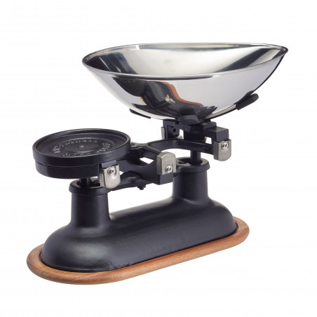 Living Nostalgia Traditional Balance Scales