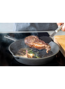 KitchenCraft Deluxe Cast Iron 24cm Round Plain Grill Pan