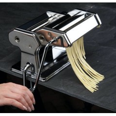 World of Flavours Italian Deluxe Double Cutter Pasta Machine